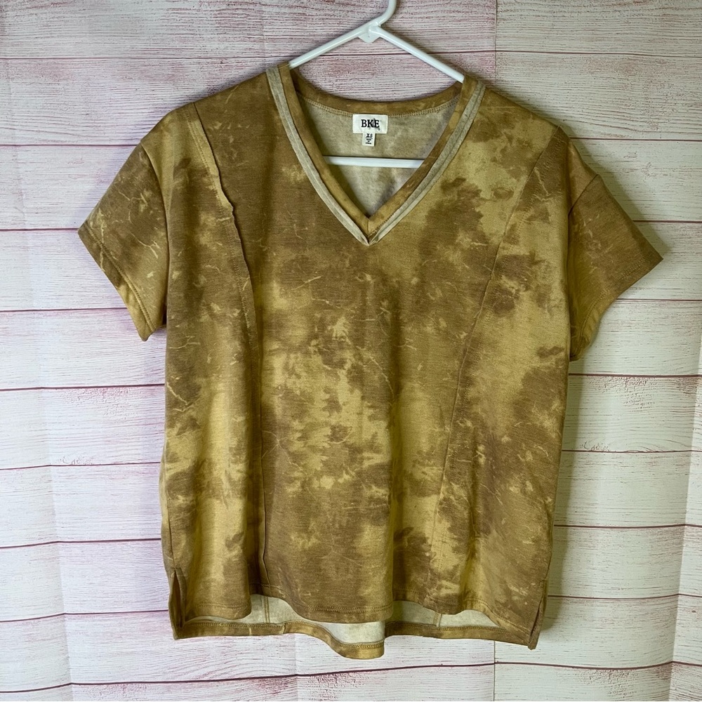 BKE SOFT Tan Tie Dye V Neck Short Sleeve Top Size XS